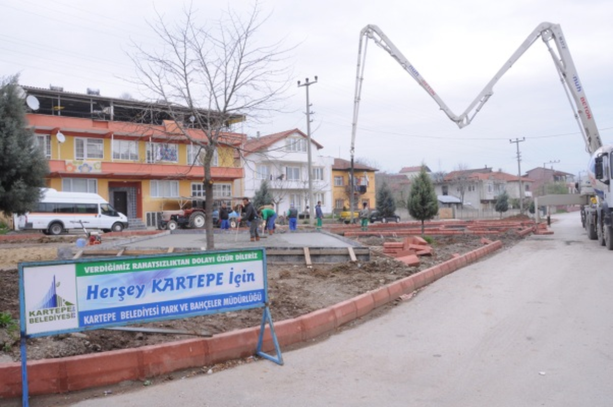 Eşme Parkı\'nda Hummalı Çalışma
