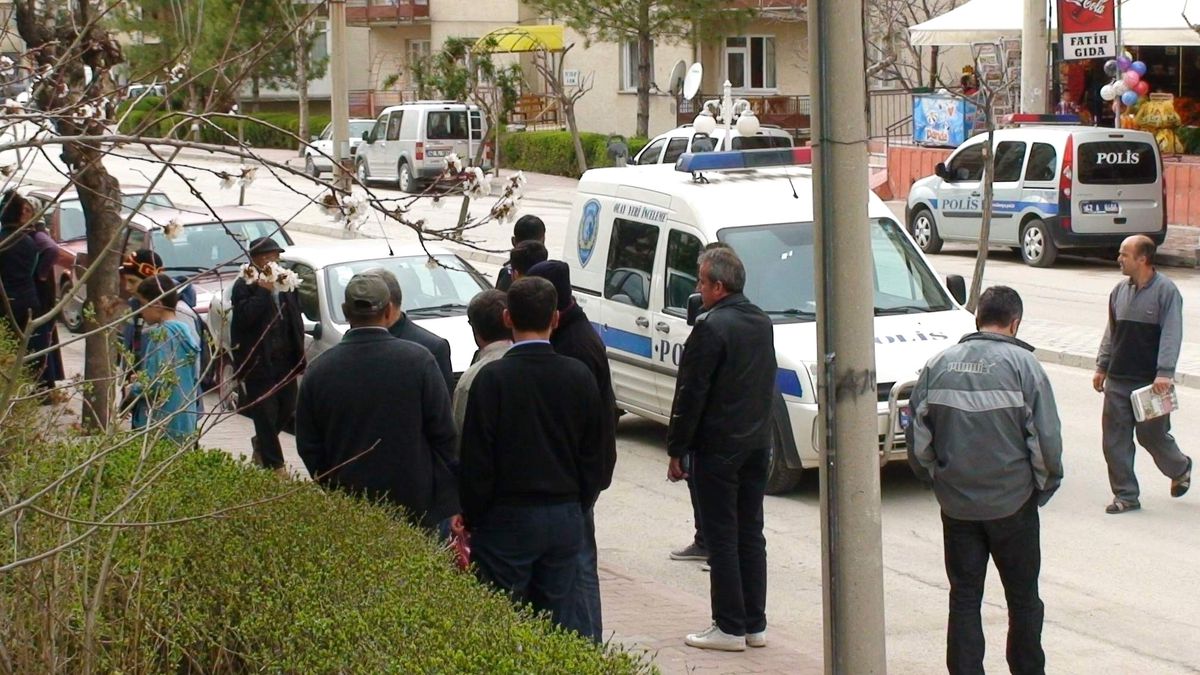 Evinde Ölü Bulundu