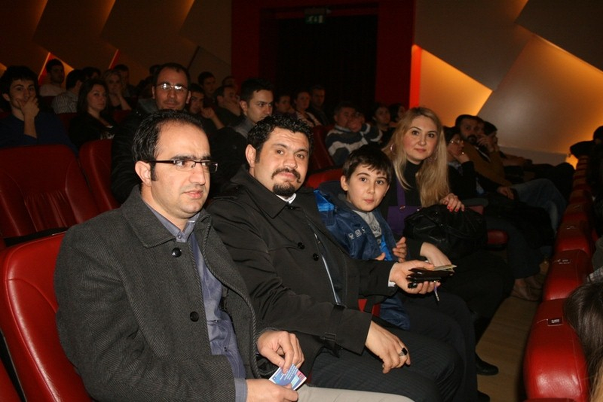İKAYDER Üyelerinin Tiyatro Molası