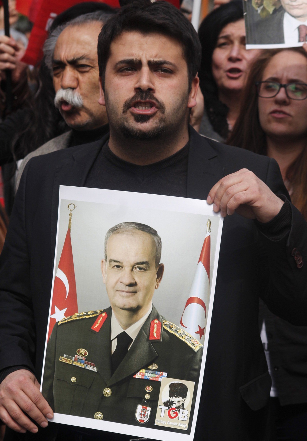 İp\'liler Ergenekon Davası Sanıklarına Müebbet İstenmesini Protesto Etti