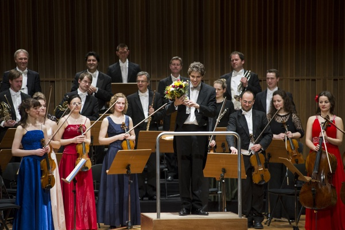İş Sanat\'ta Paul Lewis İle Mozart Rüzgârları Esti