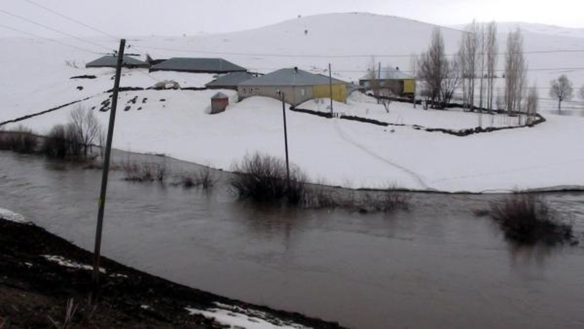 Kar Eridi, Taşan Dere Köyü İkiye Ayırdı