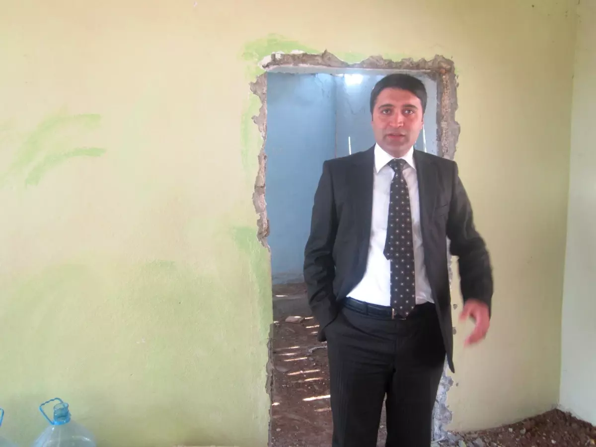 Kaymakam Evi Yıkılan Vatandaşların Sorunlarını Dinledi