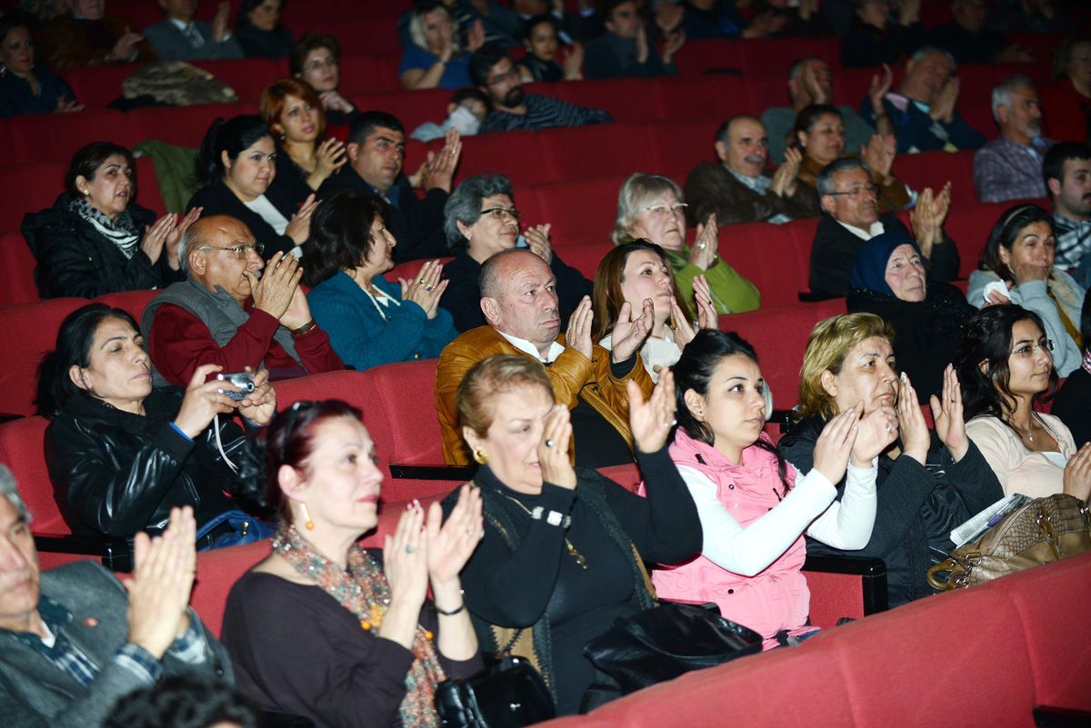 Konserde Gözyaşı Seli
