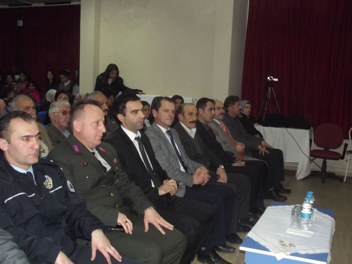 Küre\'de Çanakkale Zaferi Nedeniyle Tiyatro Gösterisi Sunuldu