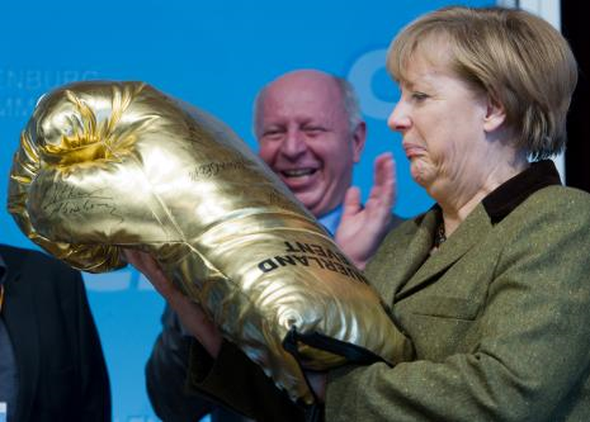 Merkel: İstikrar İçin Birlikte Çalışacağız