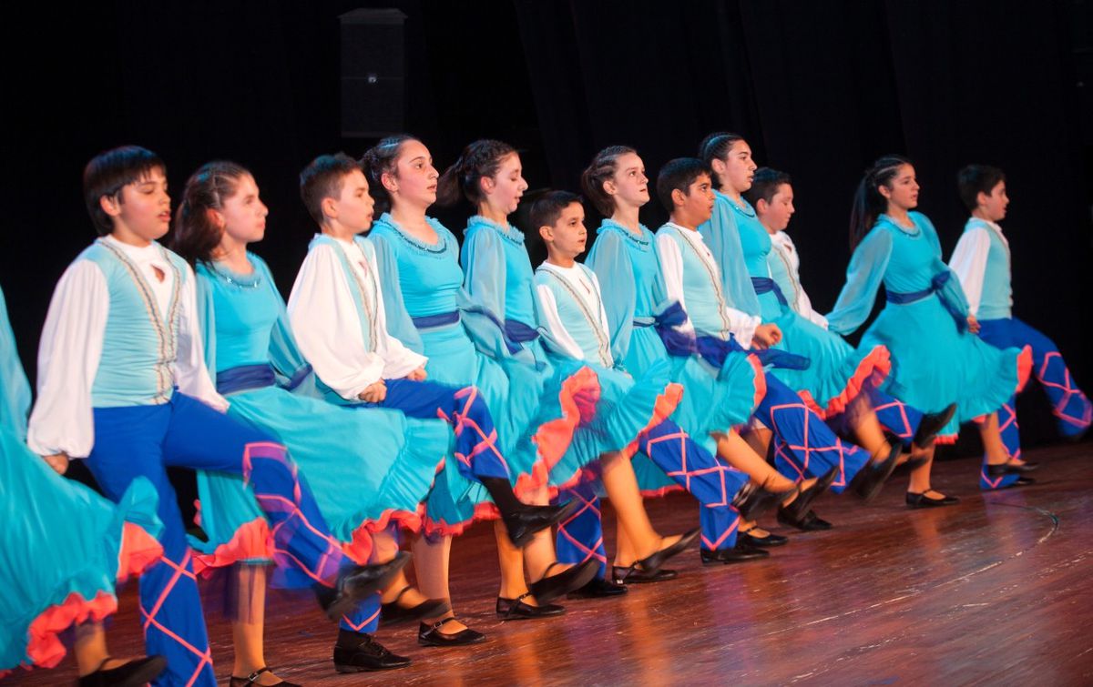 Minik Dansçılar Anadolu Ateşi\'ni Aratmadı