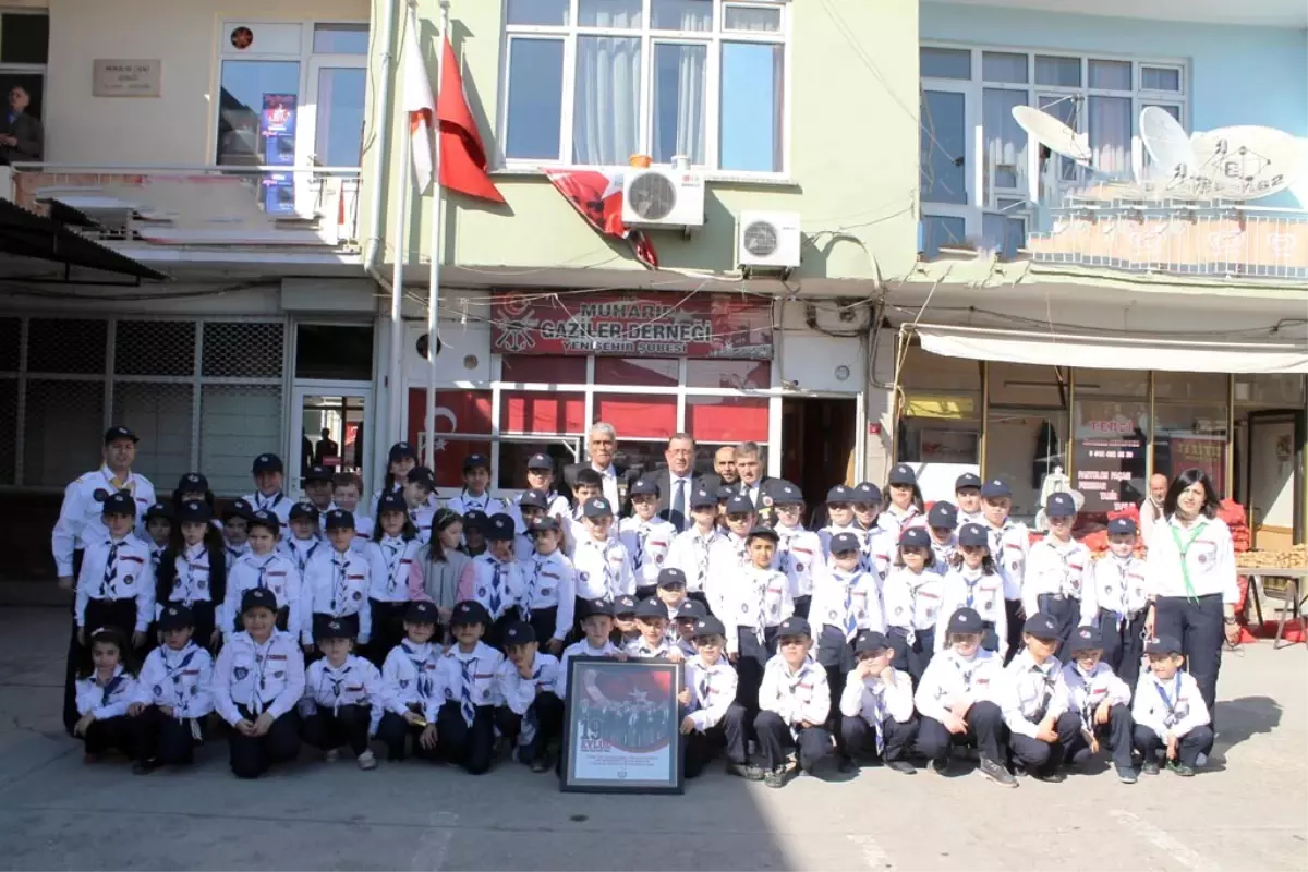 Minik İzcilerden Gazilere Anlamlı Ziyaret