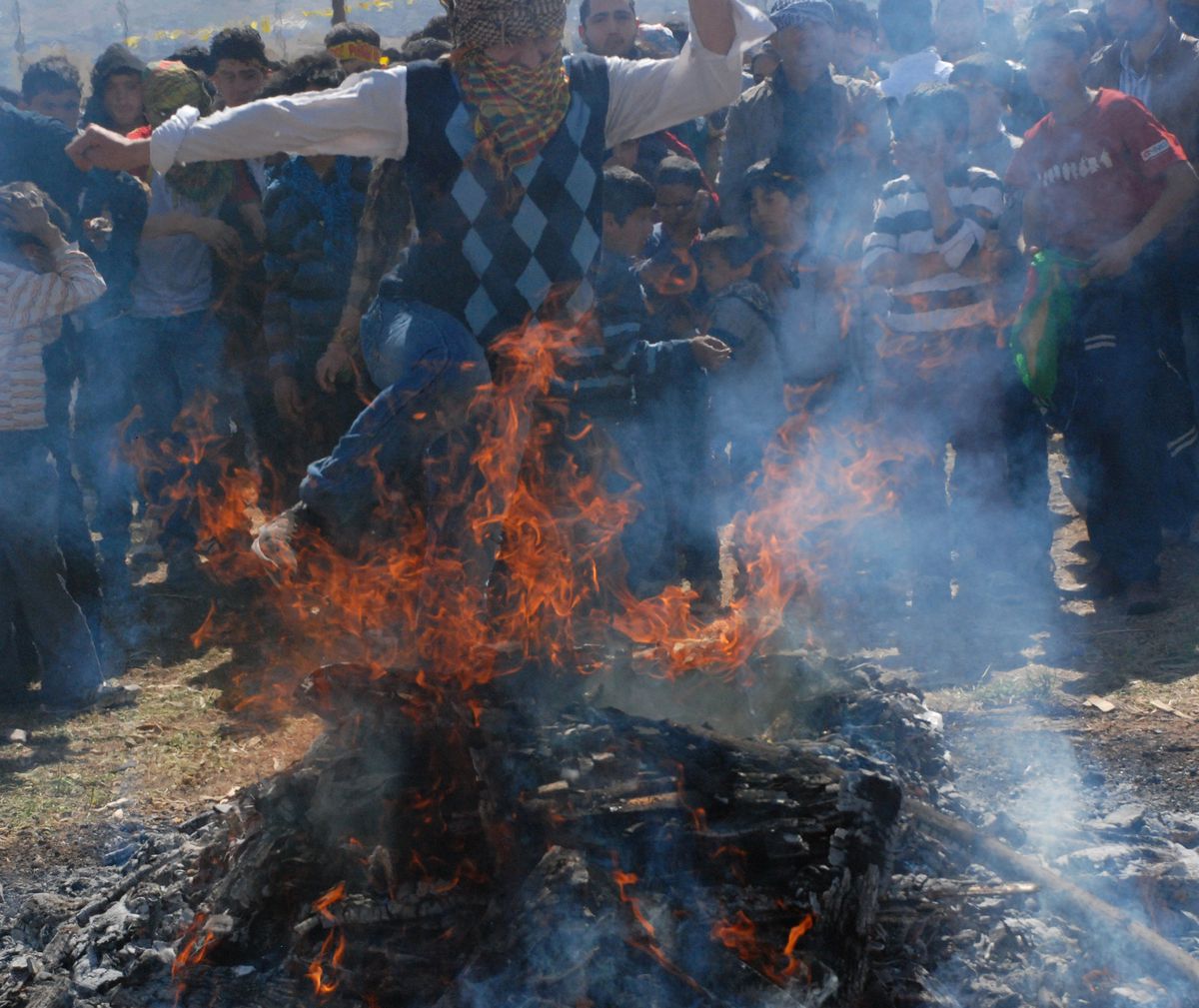 Nevruz Ateşi Şanlıurfa\'da Yakıldı
