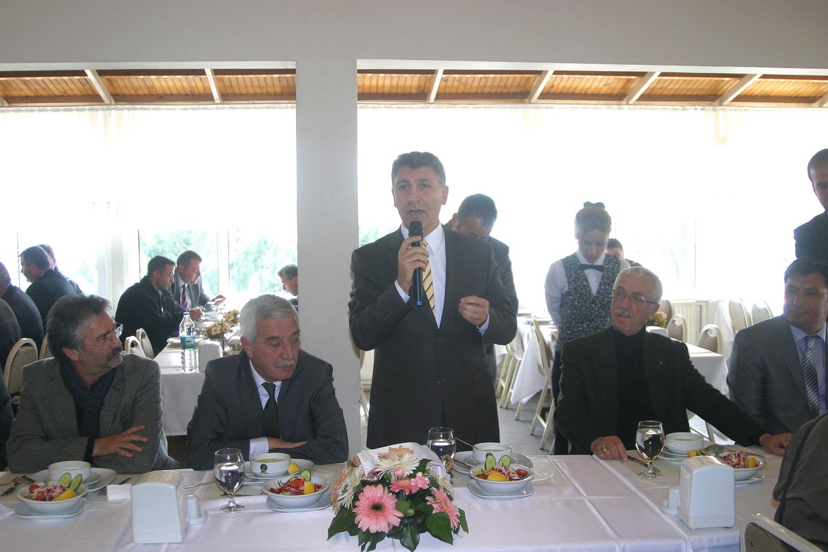 Ödemiş Belediyesi, Yaşlıları Yemekte Buluşturdu