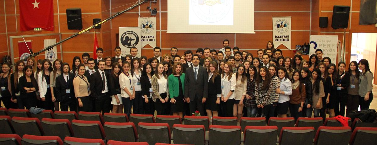 Paü\'de Kariyer Panayırı