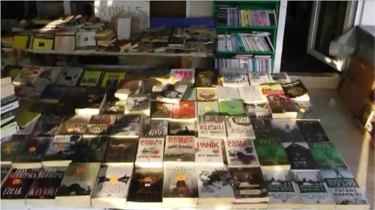 Polis'ten Tüyap Kitap Fuarına Operasyon