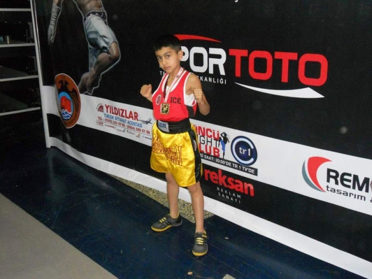 Profösör Erol Güngör İlköğretim Okulu Öğrencisi Muay Thai Dünya Şampiyonasında İkinci Oldu