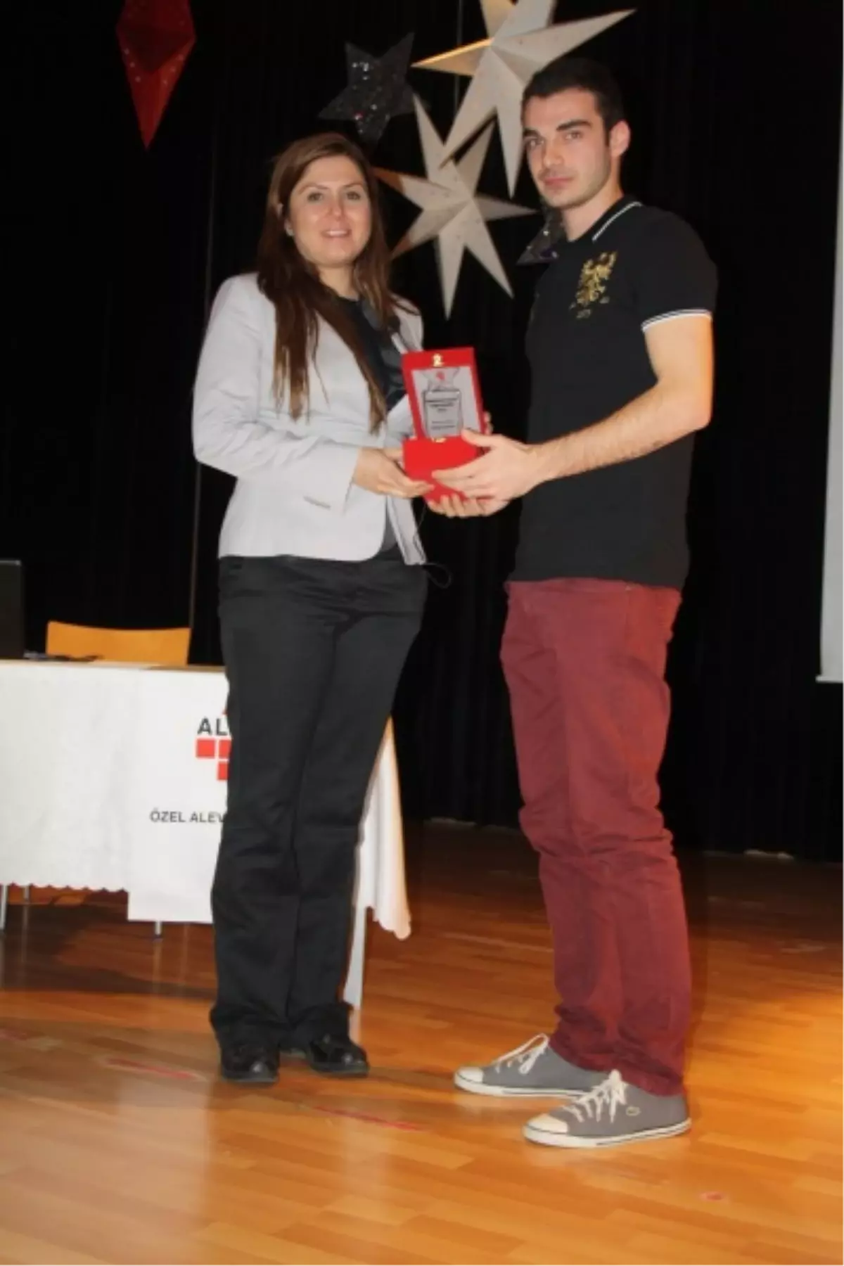 "Sınırları Aşan Türk Kadını"