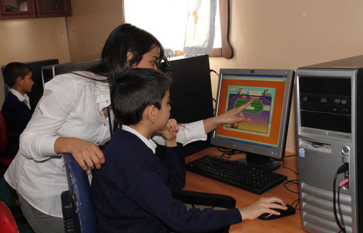 TEGV\'in Tırı Mersin\'deki Okulları Geziyor