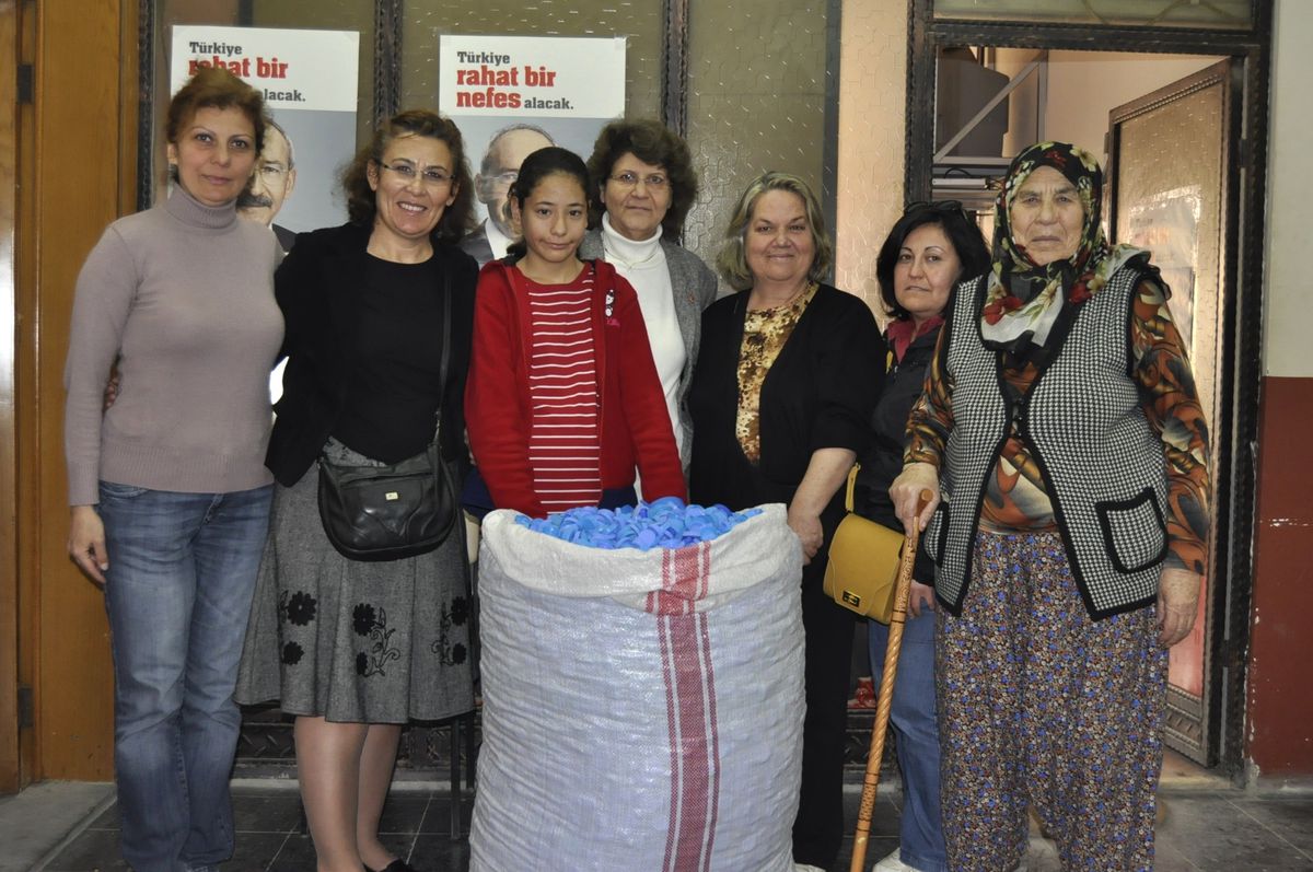 Tek Başına 12 Bın Adet Mavi Kapak Topladı