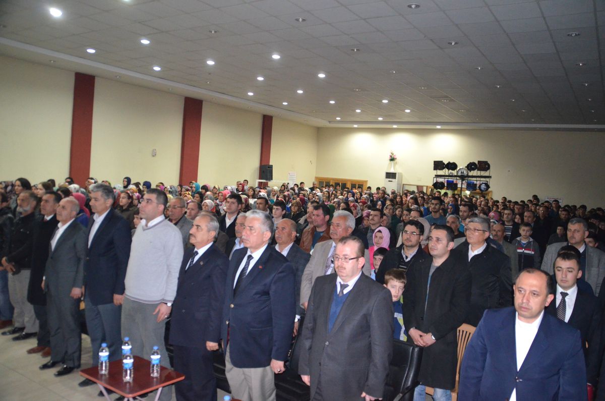 Tosya\'da Çanakkale Ruhu Konulu Tiyatro Oyunu Sahnelendi