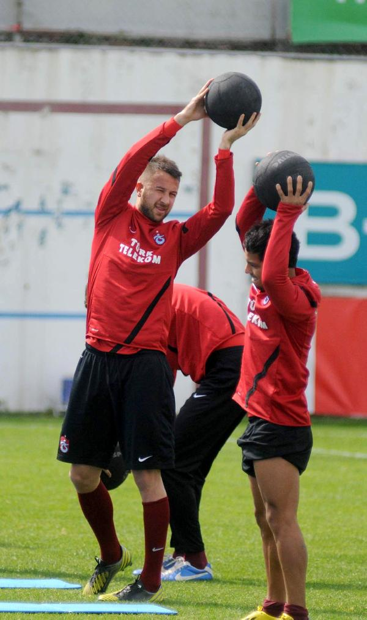 Trabzonspor 10 Eksikle Çalıştı