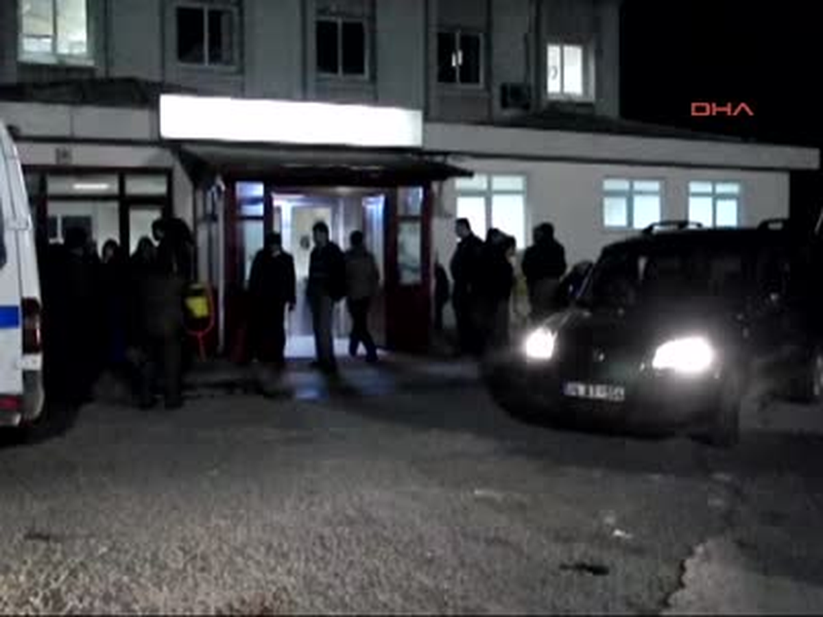 Üniversitede Karşıtı Görüşlü Öğrencilerin Bıçaklı Kavgası.2 Yaralı Bartın\'da, Karşıt Görüşlü...
