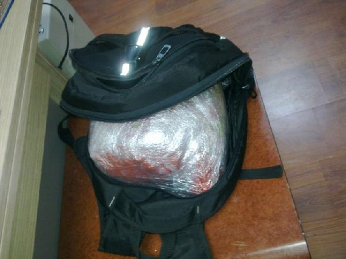Üniversitelinin Sırt Çantasından 2 Kilo Esrar Çıktı