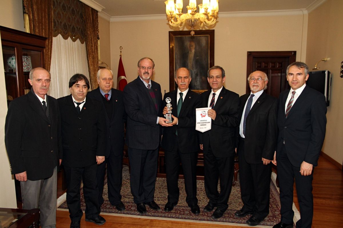 Vali Harput\'a "Fair Play" Ödülü