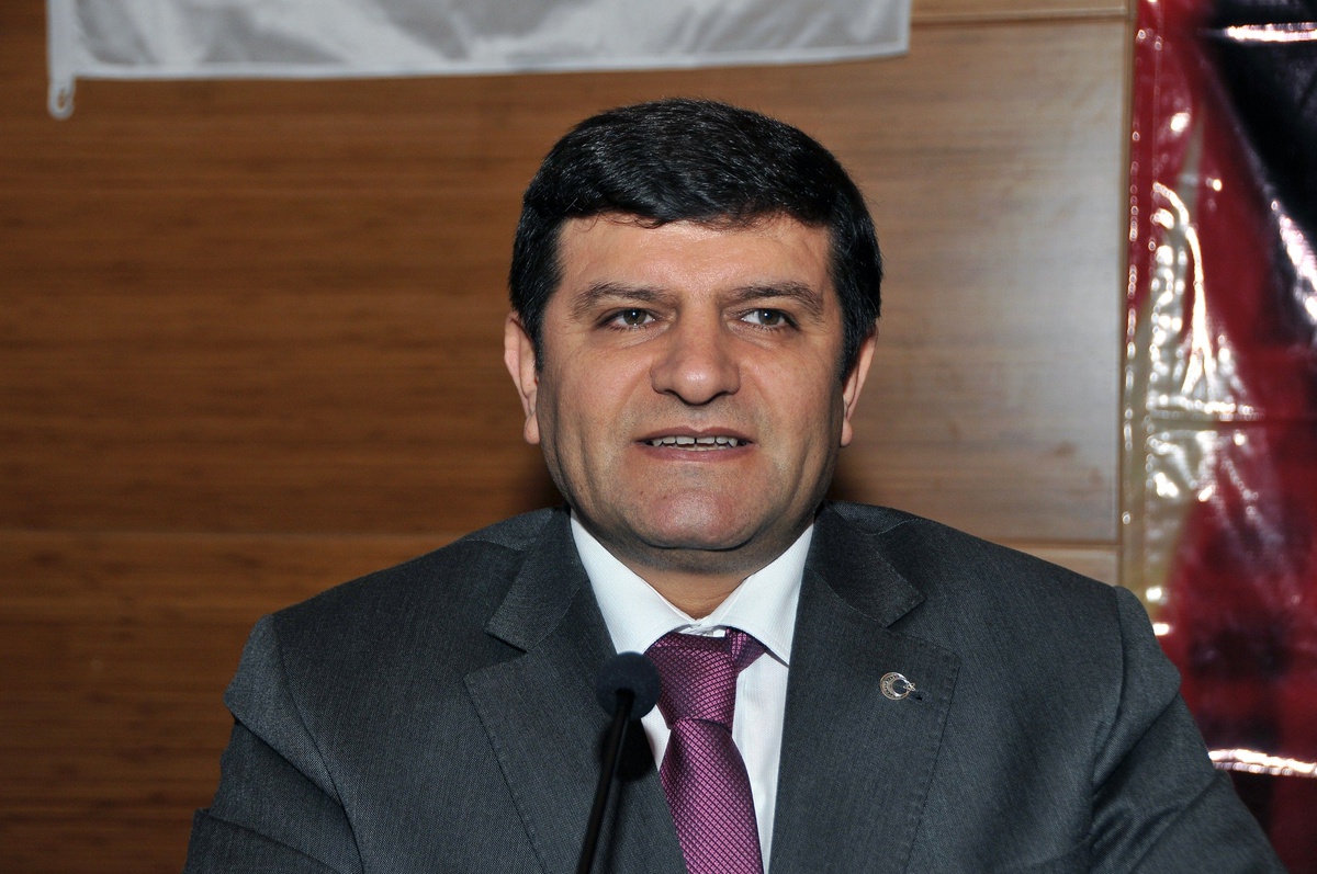 Vali Mayda Halk Pazarında İncelemede Bulundu