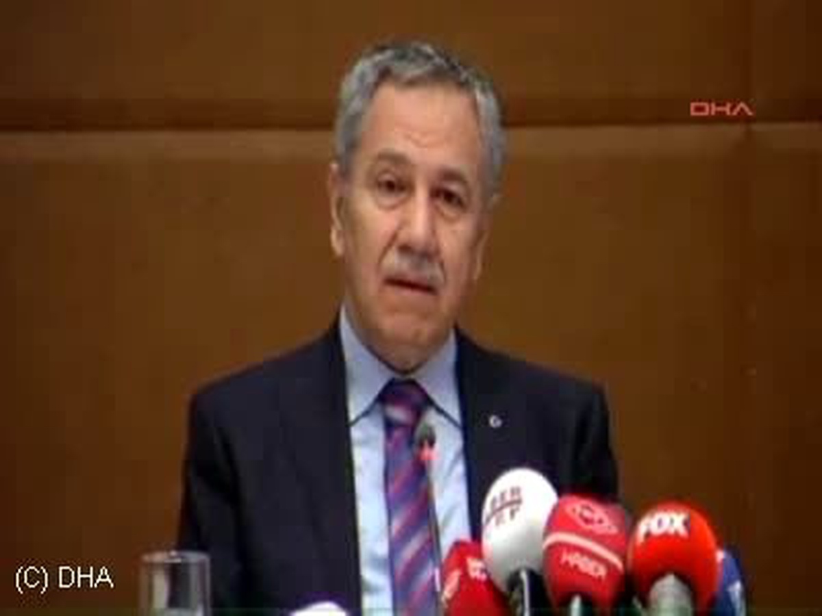 Arınç, AK Parti ve Adalet Bakanlığı\'na Yapılan Saldırılarla İlgili Açıklamalarda Bulundu Arınç, AK...