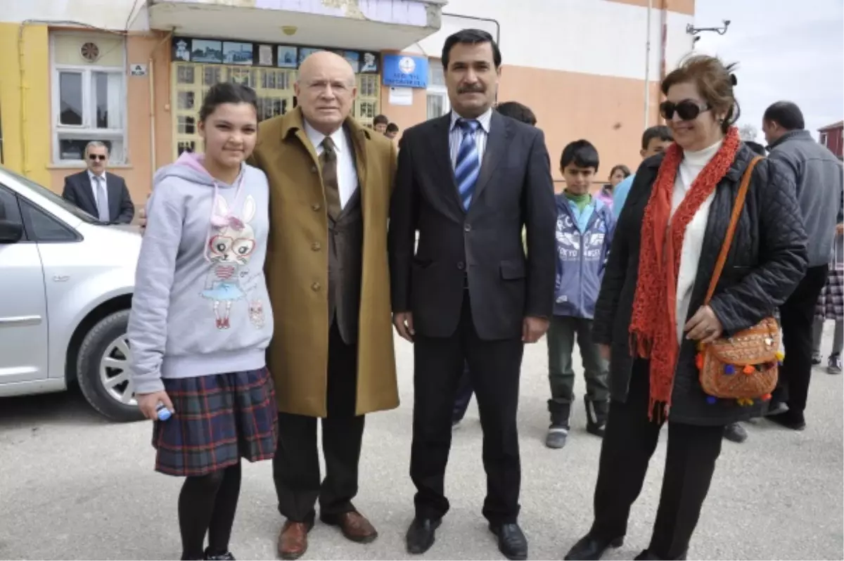 Başkan Uğurlu'dan Esra Öğrenciye Çat Kapı Sürprizi