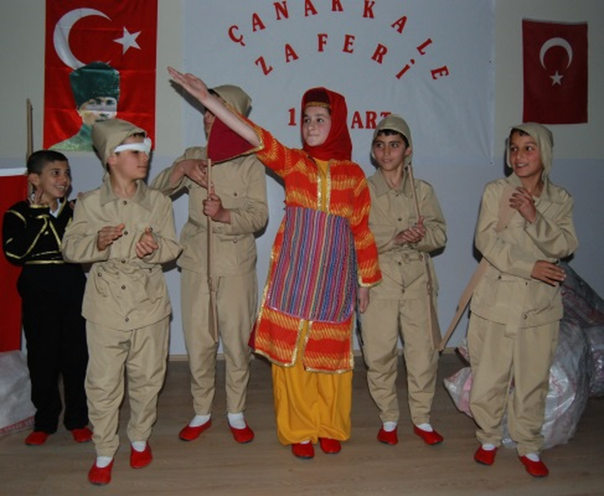 Çocuklar ´Çanakkale Zaferi´ni Canlandırdı