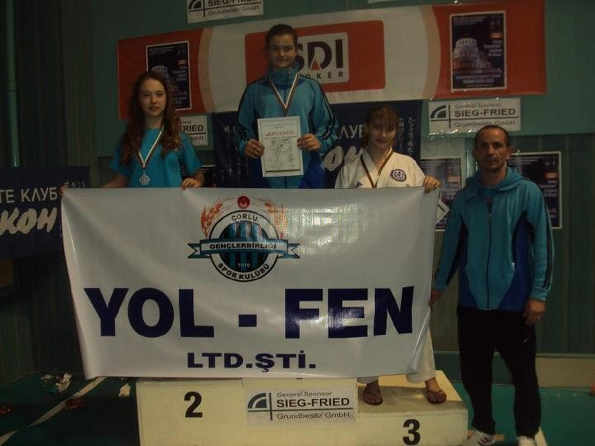 Çorlu Gençlerbirliğispor Karate Takımından Uluslararası Başarı