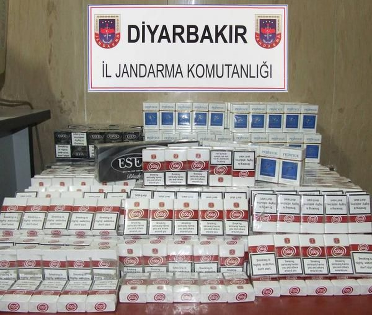 Diyarbakır\'da Uyuşturucu ve Kaçakçılık Operasyonları