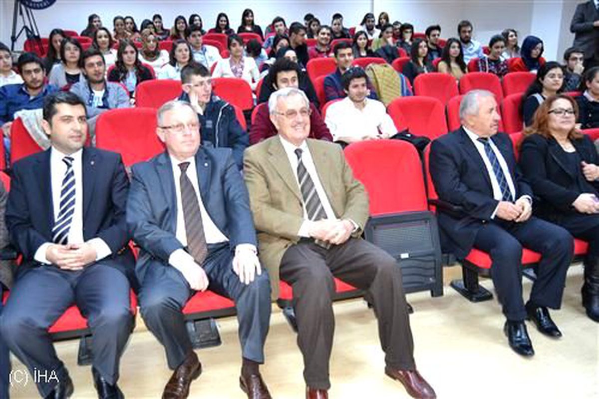 Esnaf ve Sanatkarlar Odaları Birliği Başkanı Mustafa Alan Nuh Naci Yazgan Üniversitesi Öğrencileri...