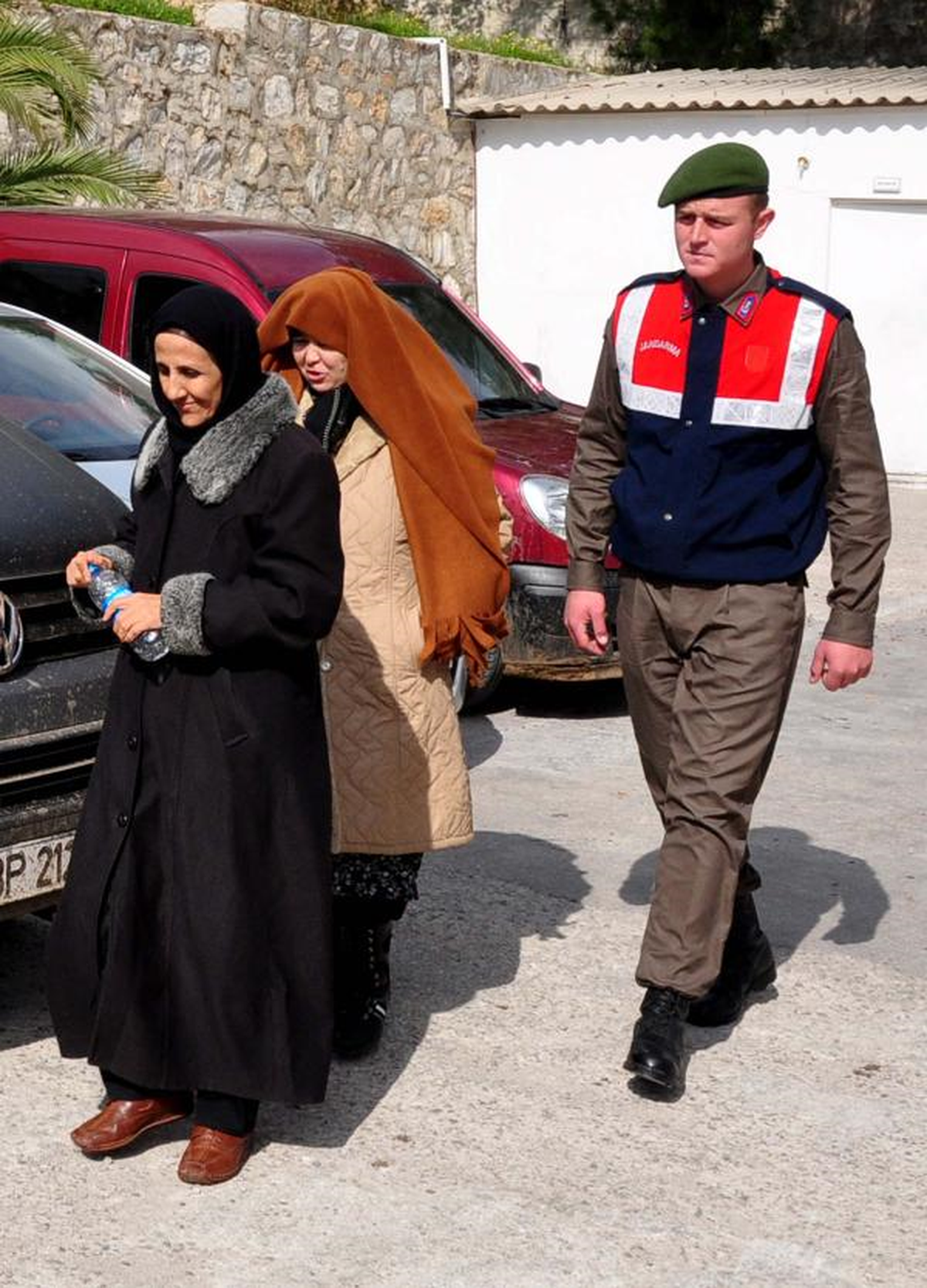 Kaçaklar Havaya Uyarı Ateşi Açılarak Yakalandı