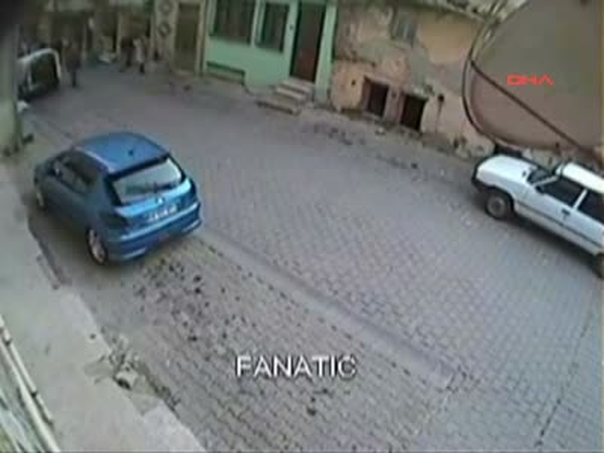 Hasmını Otomobiliyle Ezdi