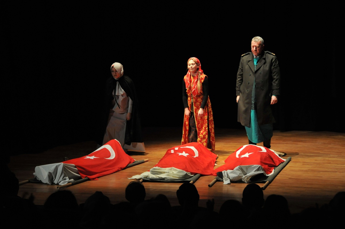 \'Şad Olan Ruhlar\' Oyunu Büyük Beğeni Topladı