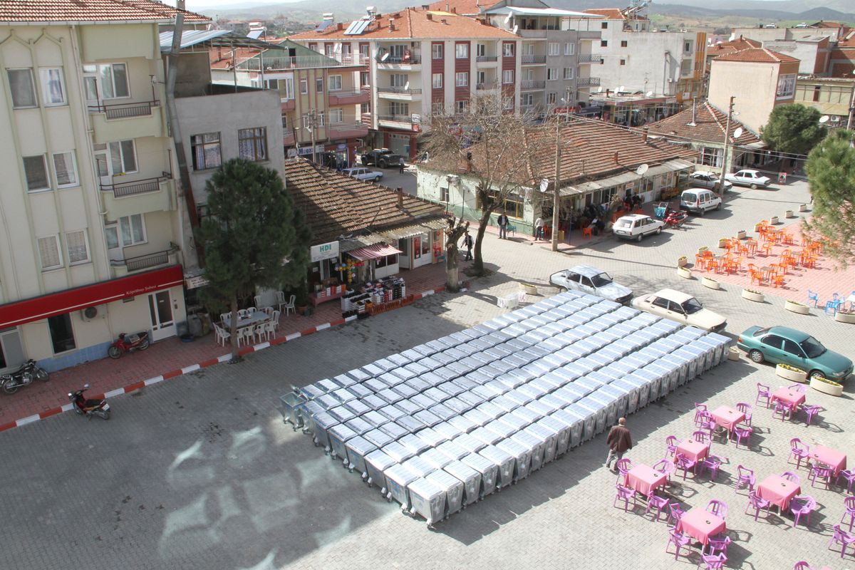 Köprübaşı\'nda Çöp Konteynırı Dağıtılıyor