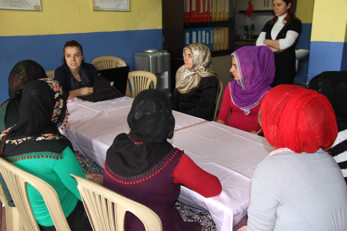 Mahallede Kadın Kanseri ve Korunma Yolları Anlatıldı