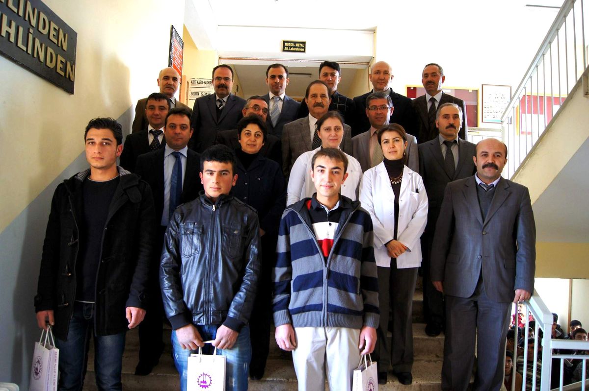 Mesleki Eğitim Öğrencileri Ödüllendirildi