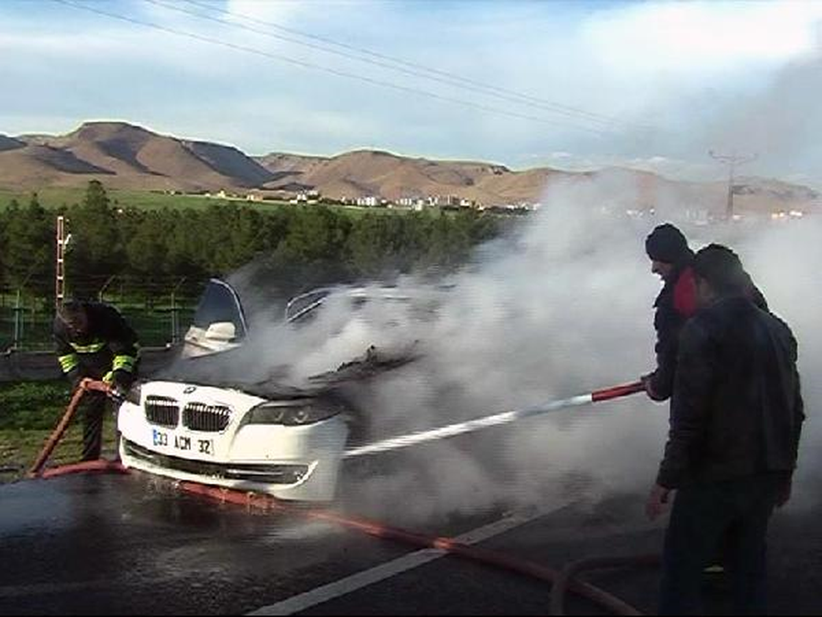 Otomobil Alev Alev Yandı