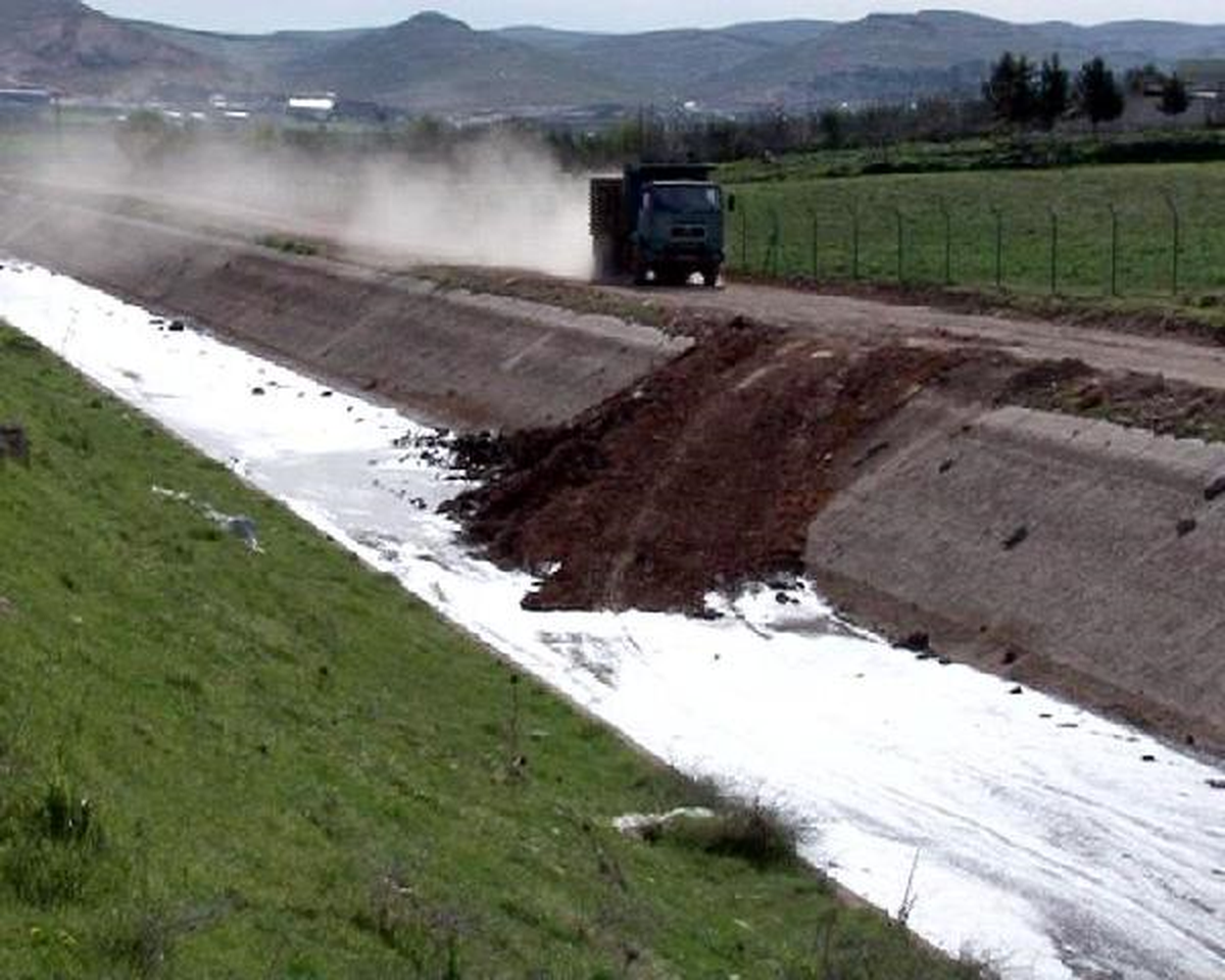 Şanlıurfa\'da Sulama Kanalları Temizleniyor