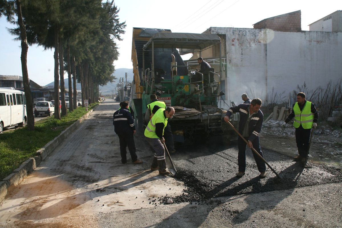 Selçuk Belediyesi\'nden Yol Yapım Rekoru