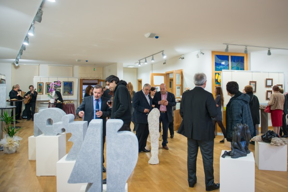Tülay Karavit\'in Kişisel Heykel Sergisi