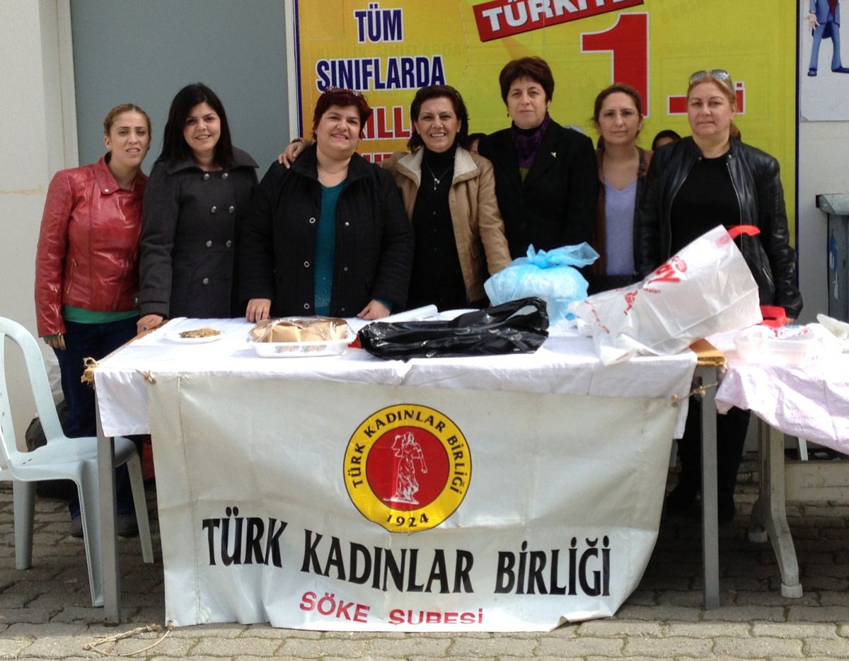 Türk Kadınlar Birliği Söke Şubesi\'nden Kermes