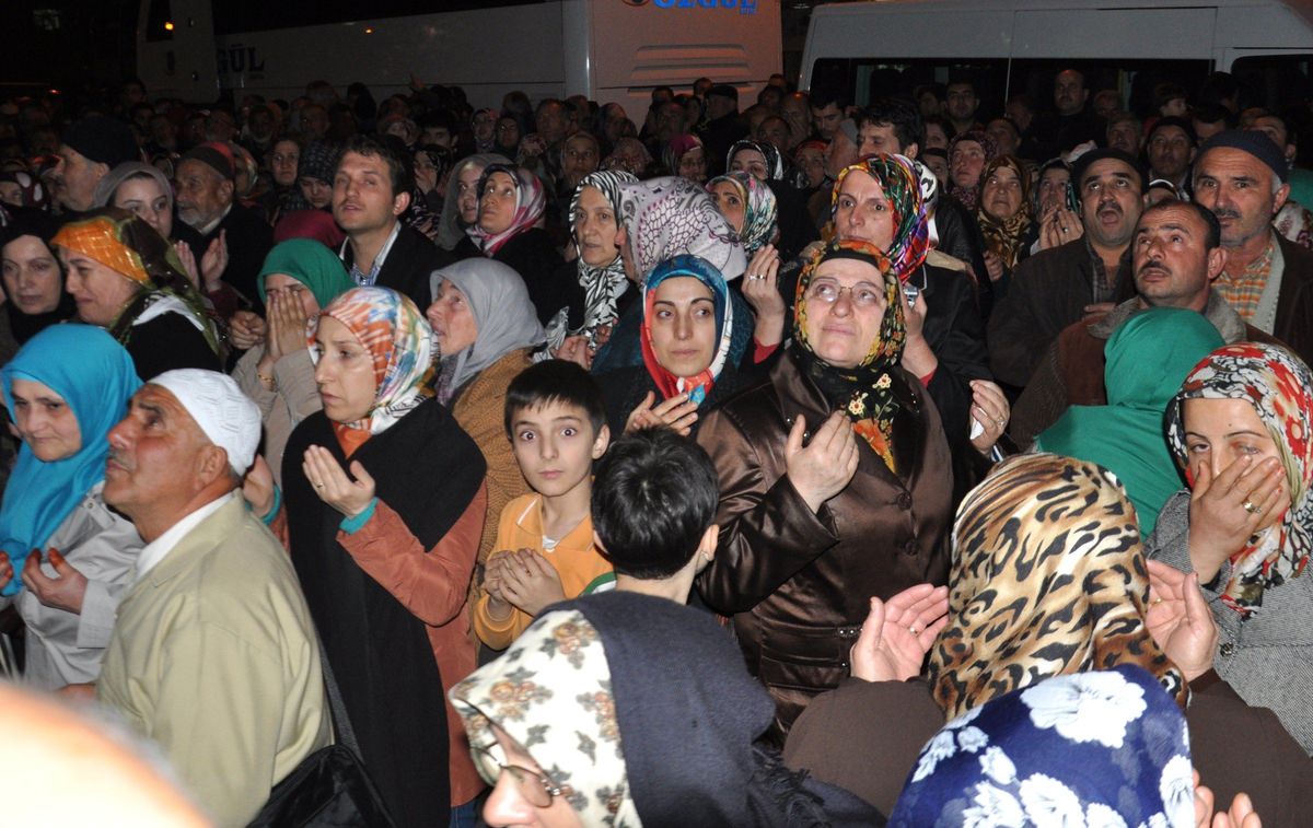 Umre Yolcuları Uğurlandı