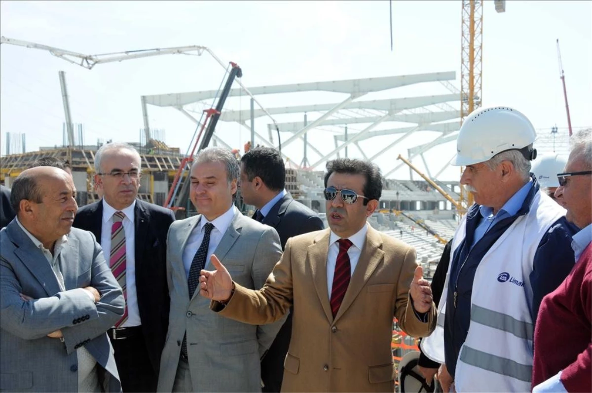 Vali Güzeloğlu Stadyum İnşaatını İnceledi