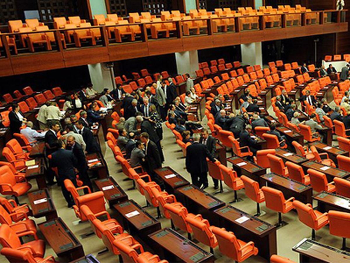 Vekiller Günde 433 Lira Kazanıyor