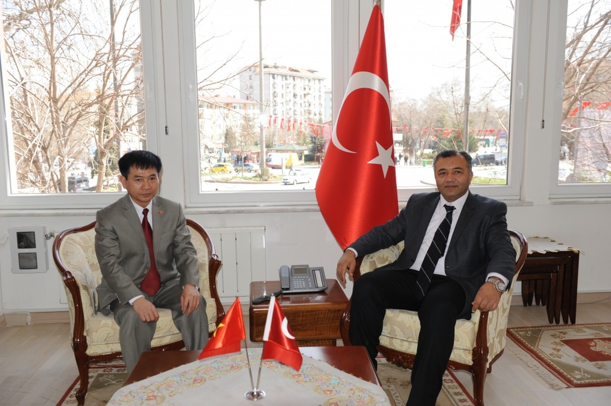 Vietnam Büyükelçisi Cauong Kütahya\'da