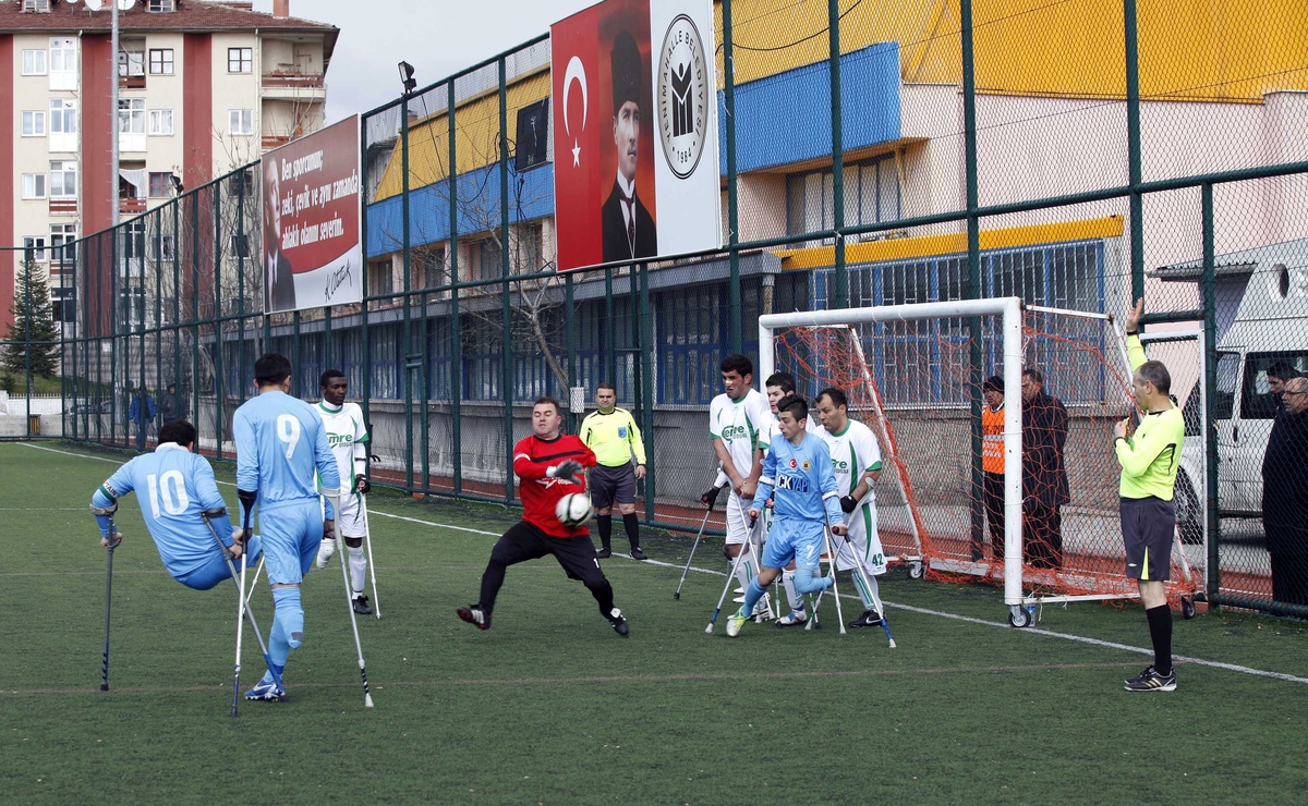 Yenimahalle Ampute Futbol Takımı Uzatmalarda Güldü