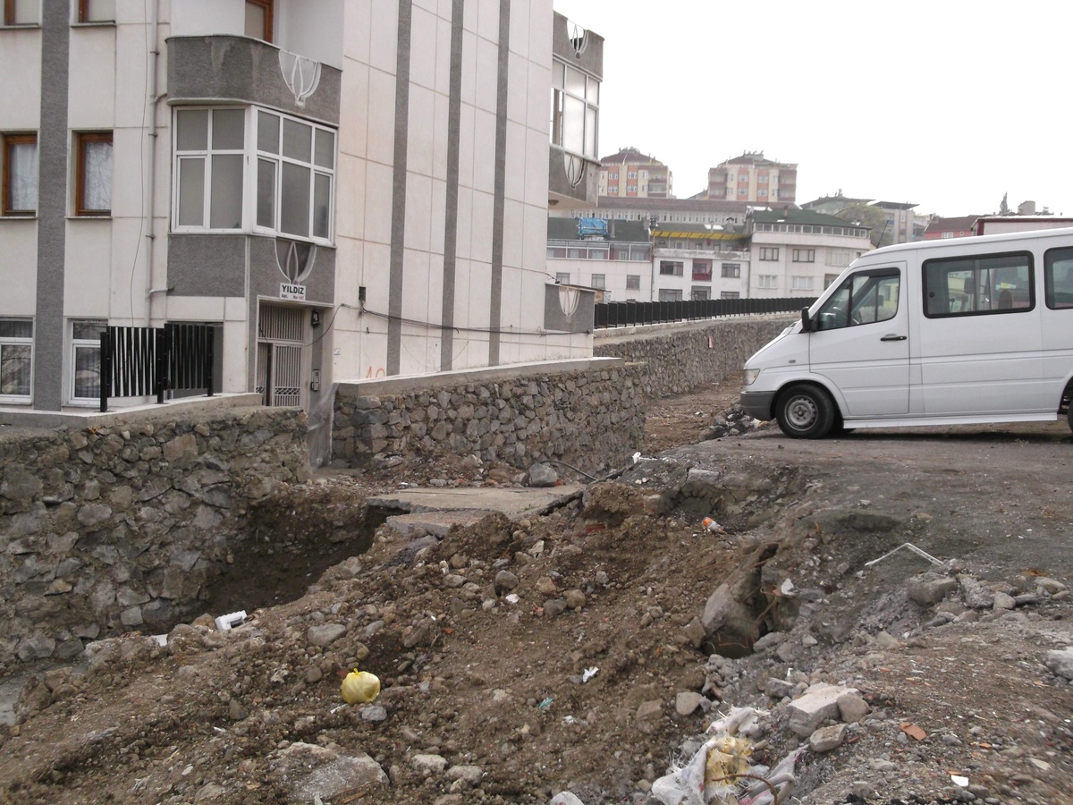 Yol Çalışması Sırasında Ortaya Çıkan İlginç Görüntü