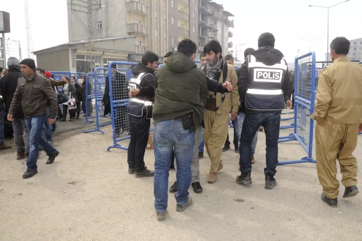 Yüksekova'da Nevruz Kutlamaları Başladı